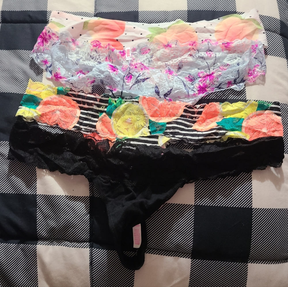 Pink brand lace band thong